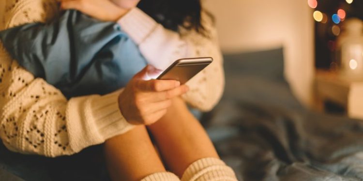 Why you’re more likely to solve your problems on a therapist’s sofa than on social media